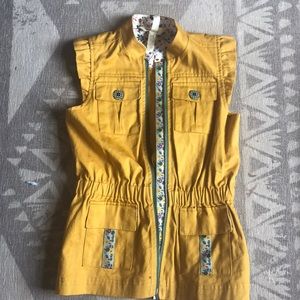 Worn a couple times, very cute!